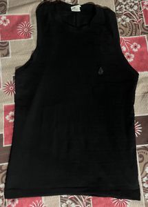 sleveless t-shirt