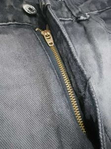 Stylish Baggy Jeans (Size 32)
