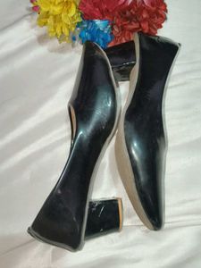 Shiny Black Ballet Flats