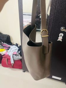 H&amp;M bucket bag