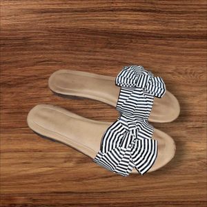 Korean Bow Sliders