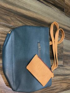 Stylish Two-Tone Shoulder Bag with Pouch