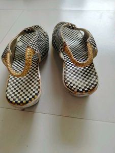 Stylish Checkerboard Slingback Sandals