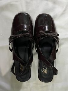 Shiny Bow Heeled Sandals