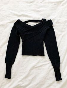 Butterfly Buckle Off-Shoulder Top
