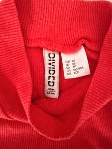 red HM top
