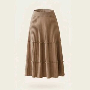 Tiered woollen middi Skirt🪩