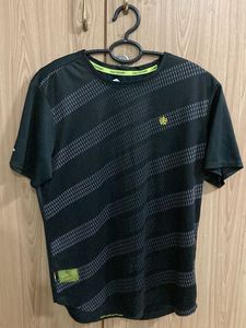 CULTSPORT Men's Black Graphic T-Shirt