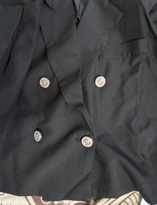 Chic Double-Breasted Cropped Blazer
