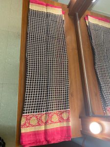 ❤️Black &amp; White Grid Saree with Pink Border❤️