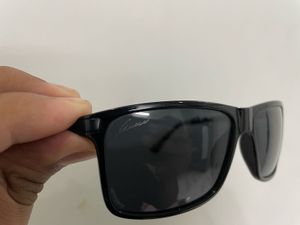 Gucci unisex black shades(Free delivery)