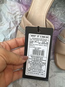 OUTRYT Embellished Heeled Sandals