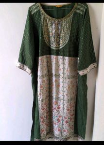 Elegant Green Kurta with Floral Panel