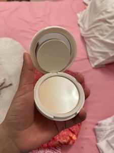 MyGlamm LIT Radiant Matte Compact