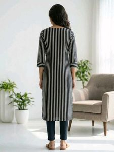 Black &amp; White Striped Women’s Kurti / Top – 3/4 Sl