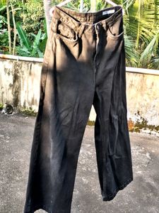 Stylish Black Wide-Leg Jeans