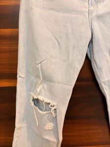 Light Wash Ripped Jeans