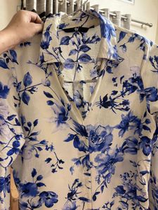 Blue Floral Print Button-Up Blouse