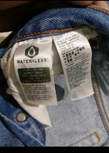 80's inspired, high rise Levi's 501 blue Denim