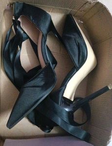 Black Matte Heels 👠 No Coins❌, Only Cash