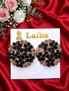 💖 Laiba Black Flower Studs - Big Round Statement