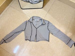 Stylish Collared Cropped Top
