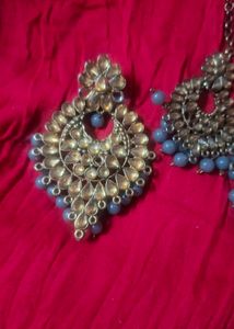 Stunning Kundan Maang Tikka &amp; Earrings Set