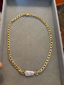 Chic Gold Chain Necklace with Pearl Accent