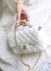 Chanel Classic Flap Handbag in quilted leather WD