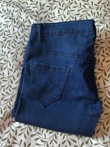 Dark blue 3/4th denim jeans from Femo