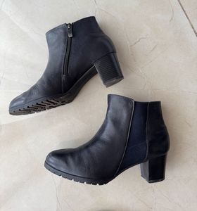 Real leather ankle boots, size EU 37, UK4