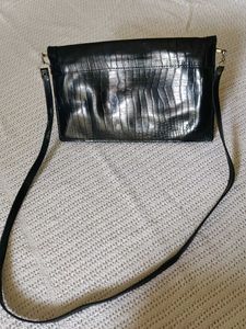 Chic Black Crocodile Embossed Clutch