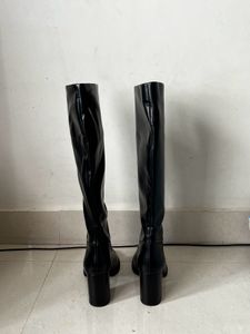 Chic Black Knee-High Boots