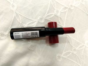 ME-ON Matte Lipstick - Shade 18