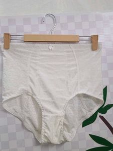 (700)White High-Waisted Briefs