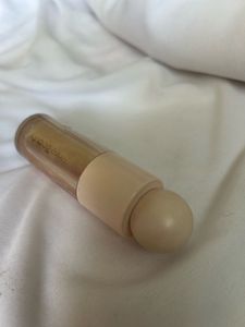 Rare Beauty Liquid Highlighter