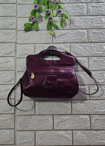 Chic Maroon Leather Handbag