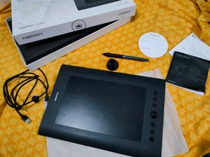 Huion H610proV2 Only 1 yr old pen tablet for comp