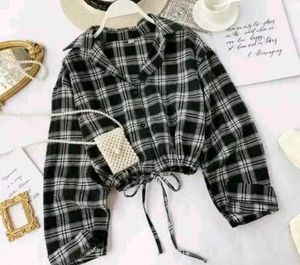 Chic Plaid Cropped Shirt