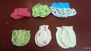 Baby gloves and Socks Set