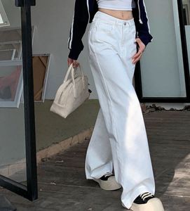 a white baggy jean