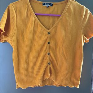 Mustard Ribbed Button-Up Crop Top size M