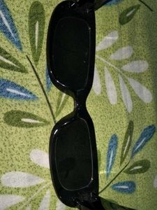 Stylish Black Rectangular Sunglasses