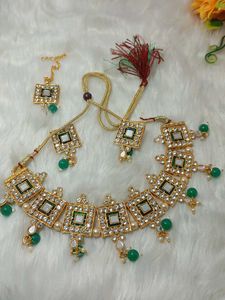 mirror plus minakari Giri green color necklace des