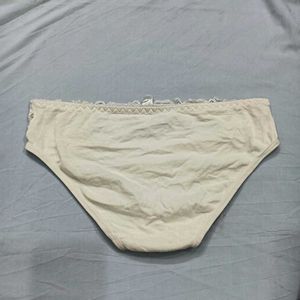 😍 Comfortable Lace Trim Briefs