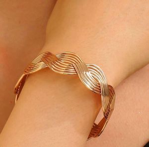 CHIC GOLD TONE BRACELET