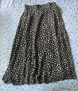 🌸 Floral Midi Skirt