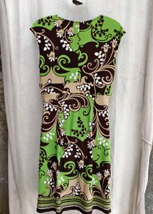 13238. Green Floral Twist Front Dress