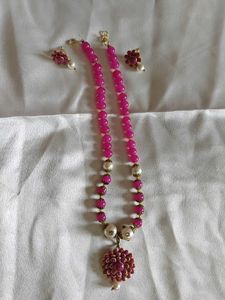 Elegant Pink Beaded Necklace Set
