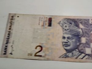 Malaysian Currency 2 Ringitt + FREE AED FILS